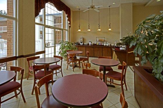 Baymont By Wyndham Warrenton Hotel Exterior photo