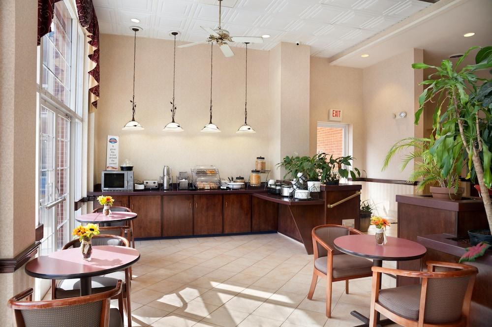 Baymont By Wyndham Warrenton Hotel Exterior photo