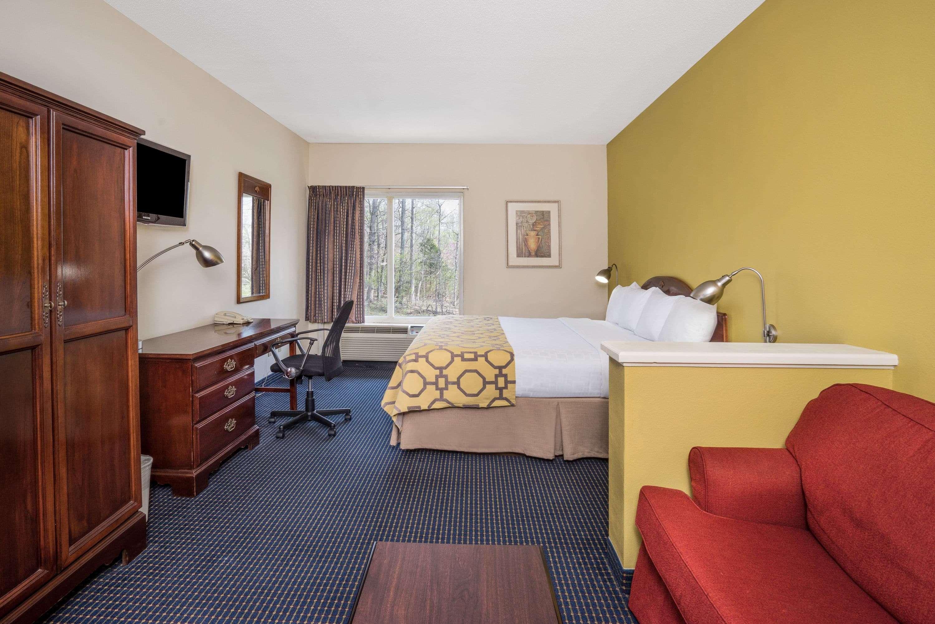 Baymont By Wyndham Warrenton Hotel Exterior photo