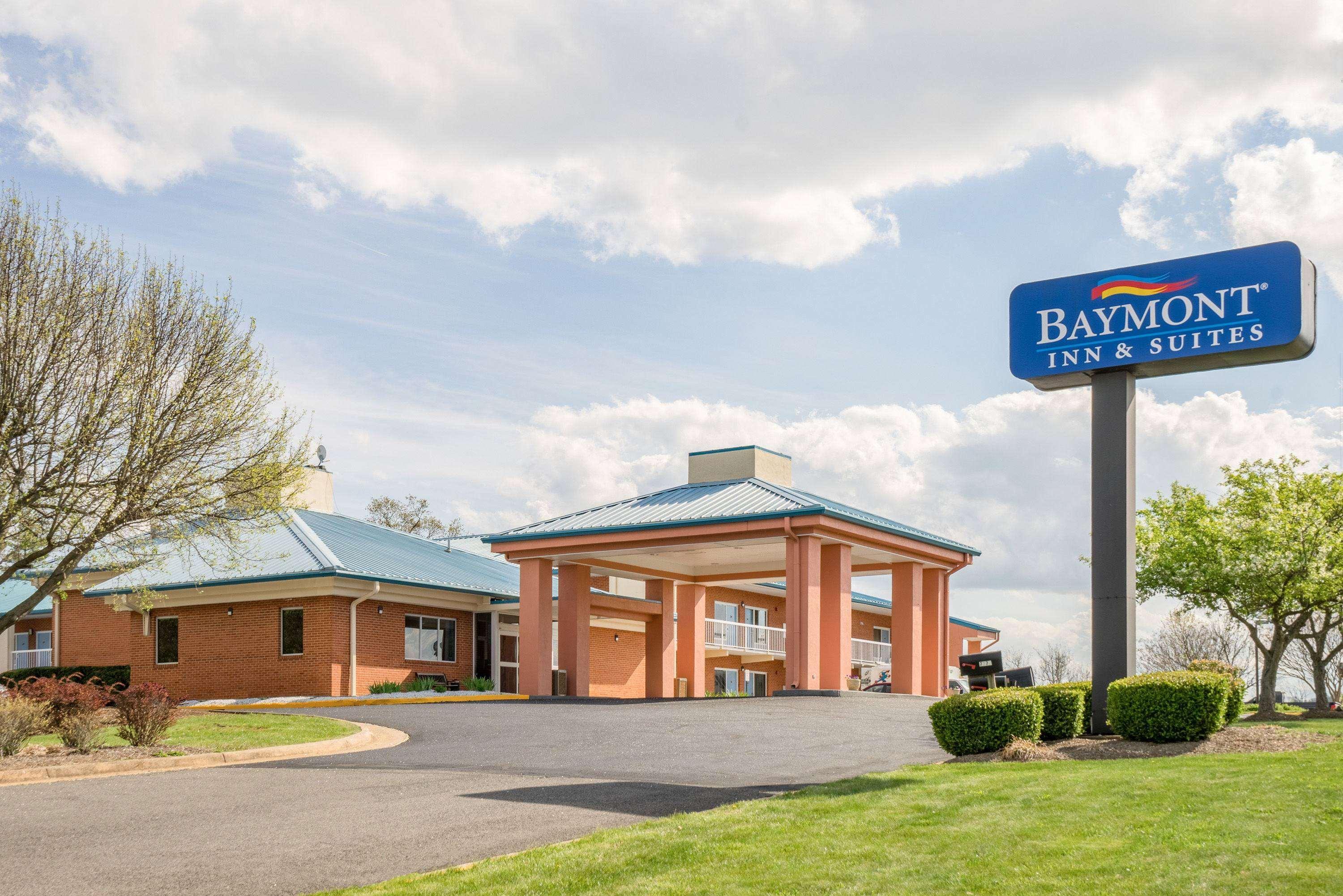 Baymont By Wyndham Warrenton Hotel Exterior photo