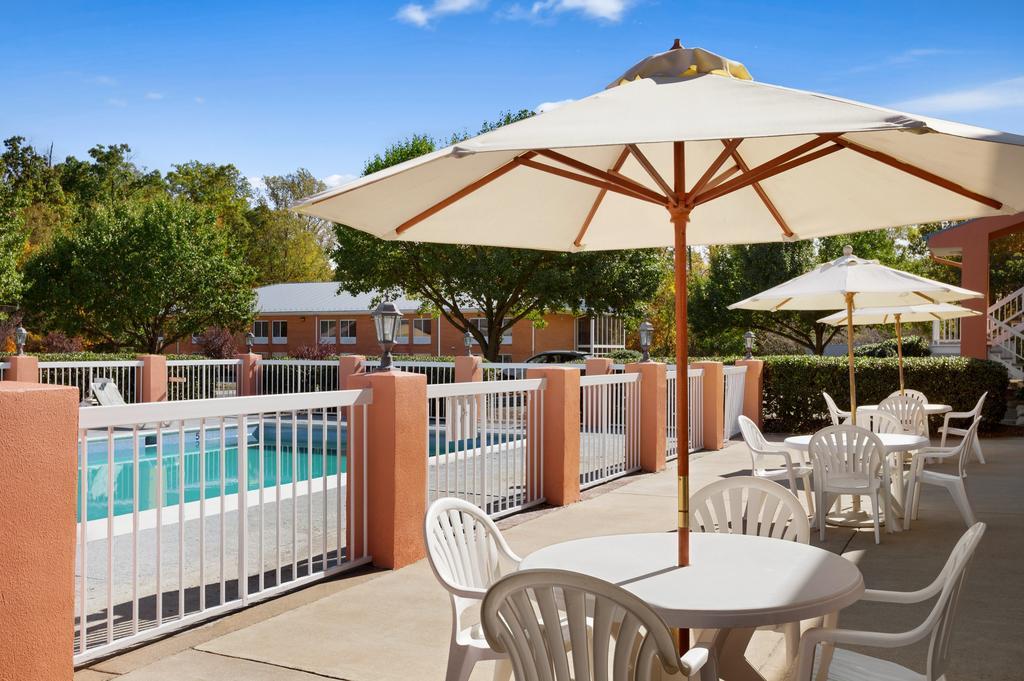 Baymont By Wyndham Warrenton Hotel Exterior photo