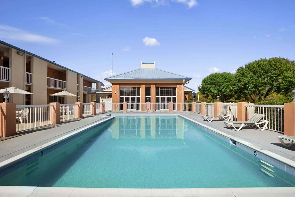 Baymont By Wyndham Warrenton Hotel Facilities photo