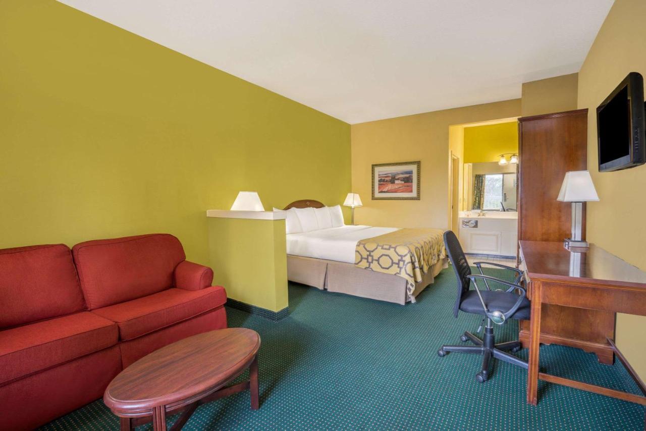 Baymont By Wyndham Warrenton Hotel Exterior photo
